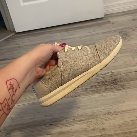 Toms - Picture 3 of 4